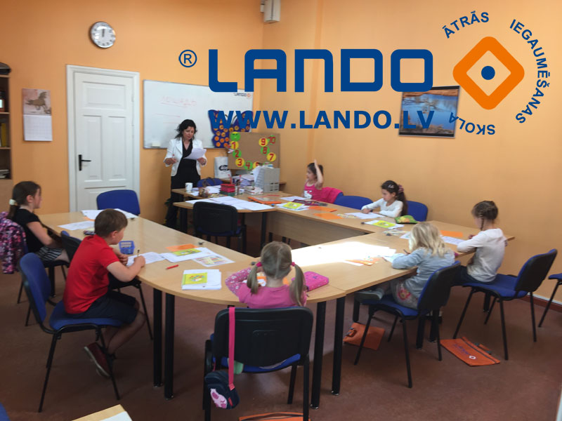 Attīstoša programma 1. klasei vasarā Lando.lv „Mācības bez mocībām”.